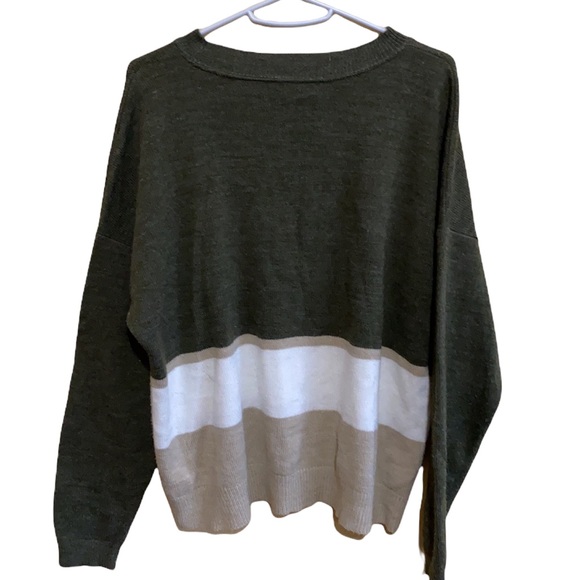 Eddie Bauer Color Block Crew Neck Sweater in green / white / tan - Large - Picture 2 of 10